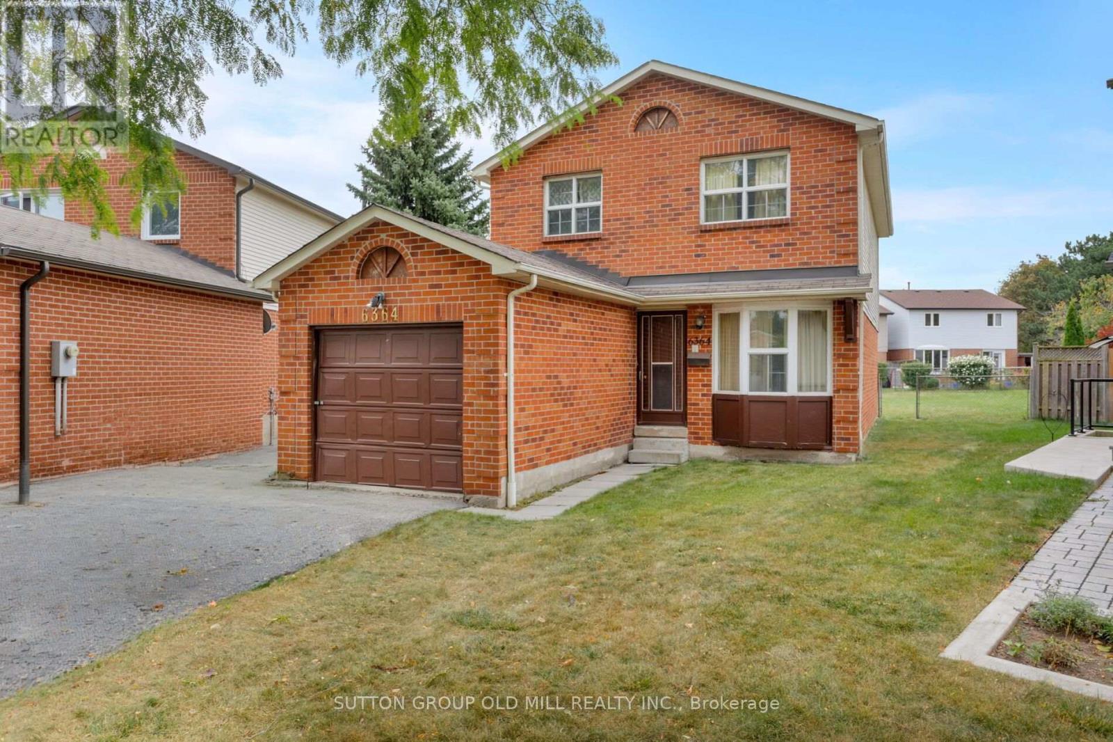 6364 Plowmans Heath, Mississauga, Ontario  L5N 3W1 - Photo 2 - W13850154