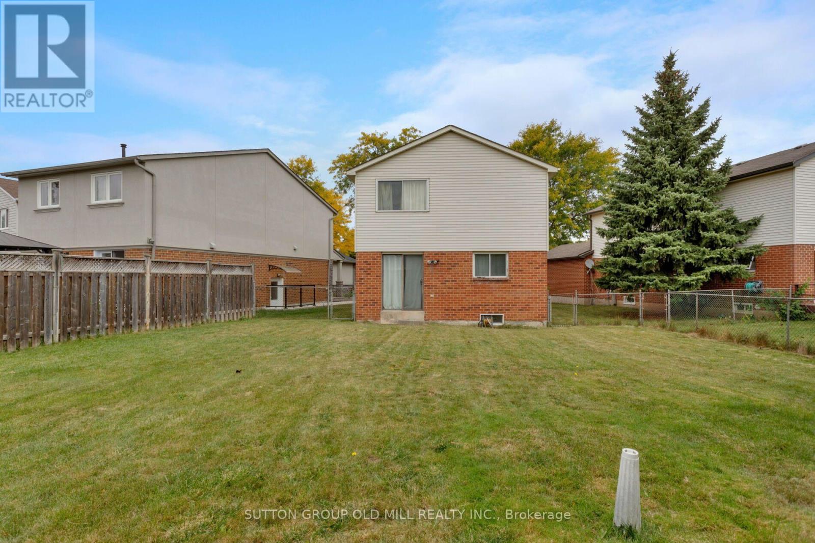 6364 Plowmans Heath, Mississauga, Ontario  L5N 3W1 - Photo 7 - W13850154