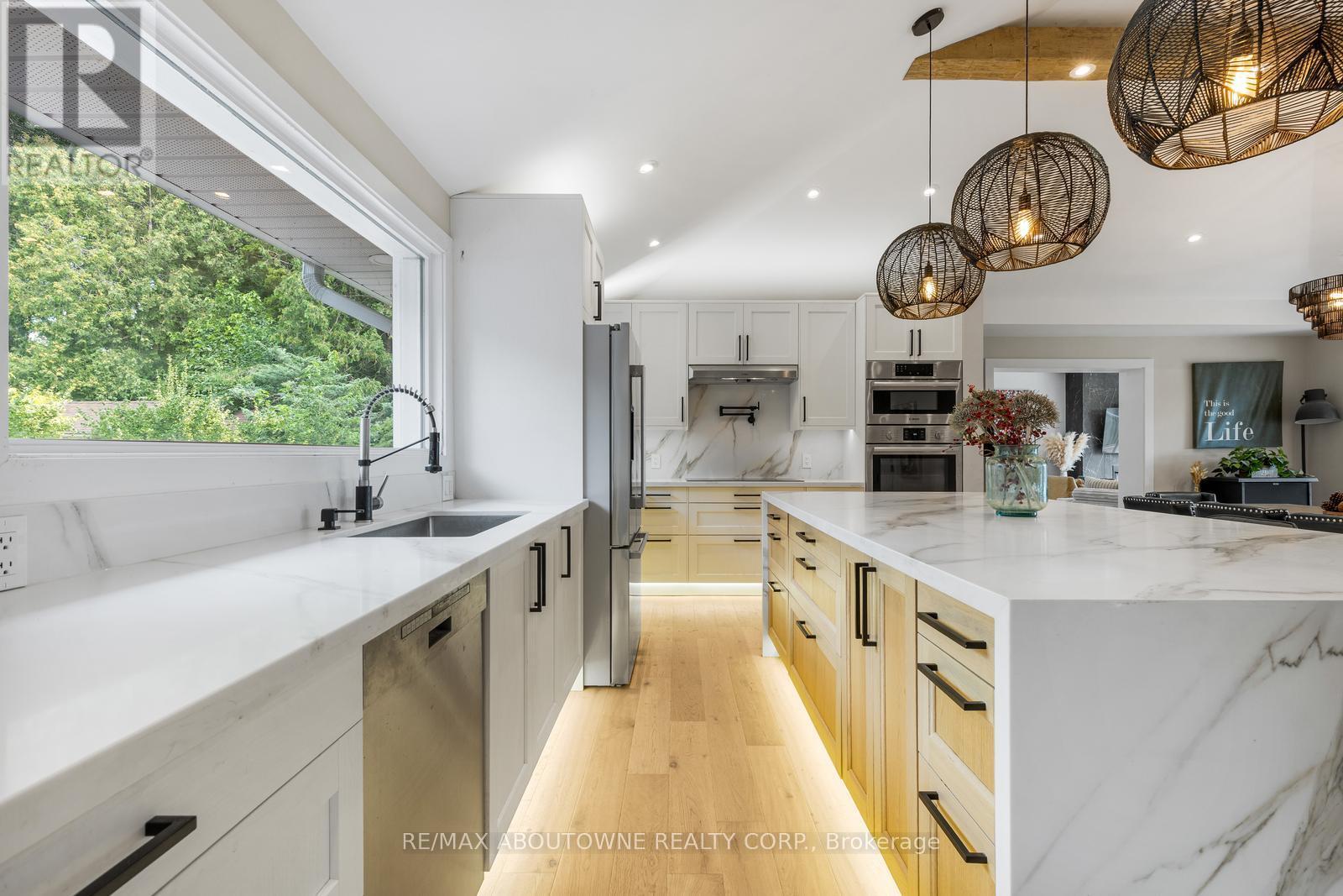 293 North Shore Boulevard E, Burlington, Ontario  L7T 1W8 - Photo 8 - W13850260