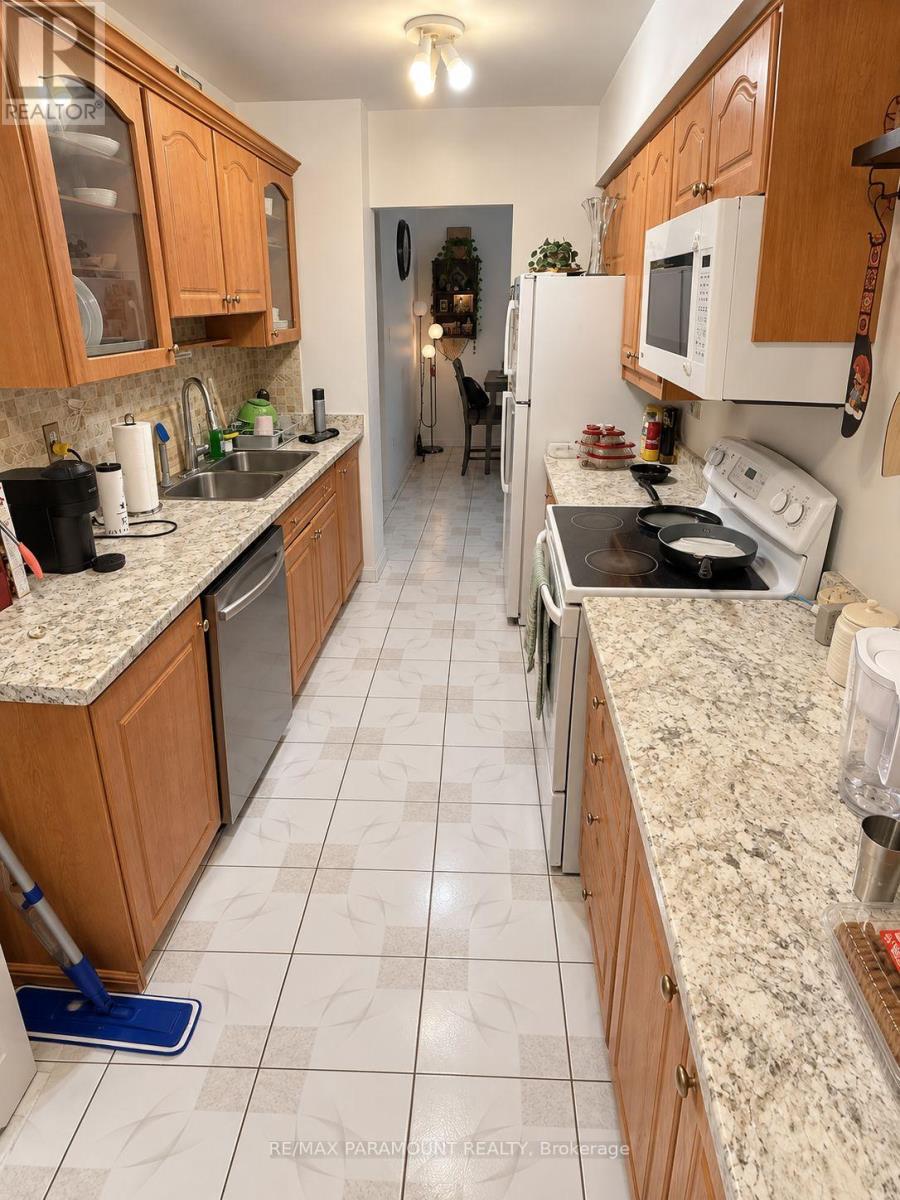1813 - 390 Dixon Road, Toronto, Ontario  M9R 1T4 - Photo 4 - W13850300