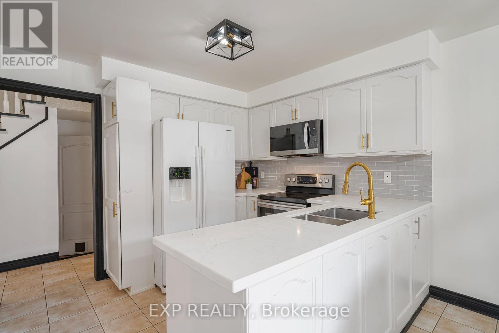 65 Pressed Brick Drive, Brampton, Ontario  L6V 4K5 - Photo 15 - W13850326