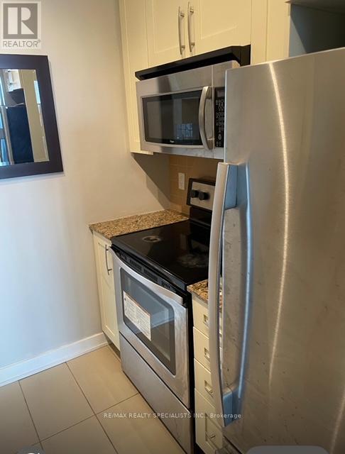 1605 - 4070 Confederation Parkway W, Mississauga, Ontario  L5B 0E9 - Photo 3 - W13850402