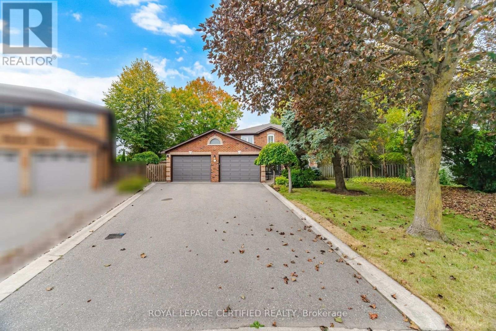 8 Wishart Place, Brampton, Ontario  L6Z 3H5 - Photo 2 - W13850418