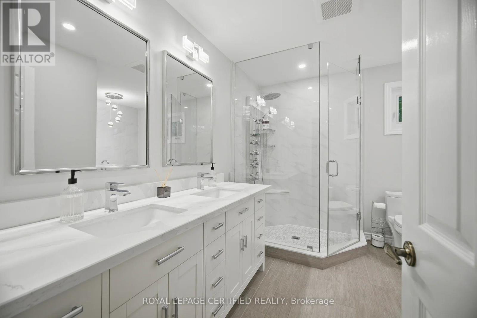 8 Wishart Place, Brampton, Ontario  L6Z 3H5 - Photo 23 - W13850418