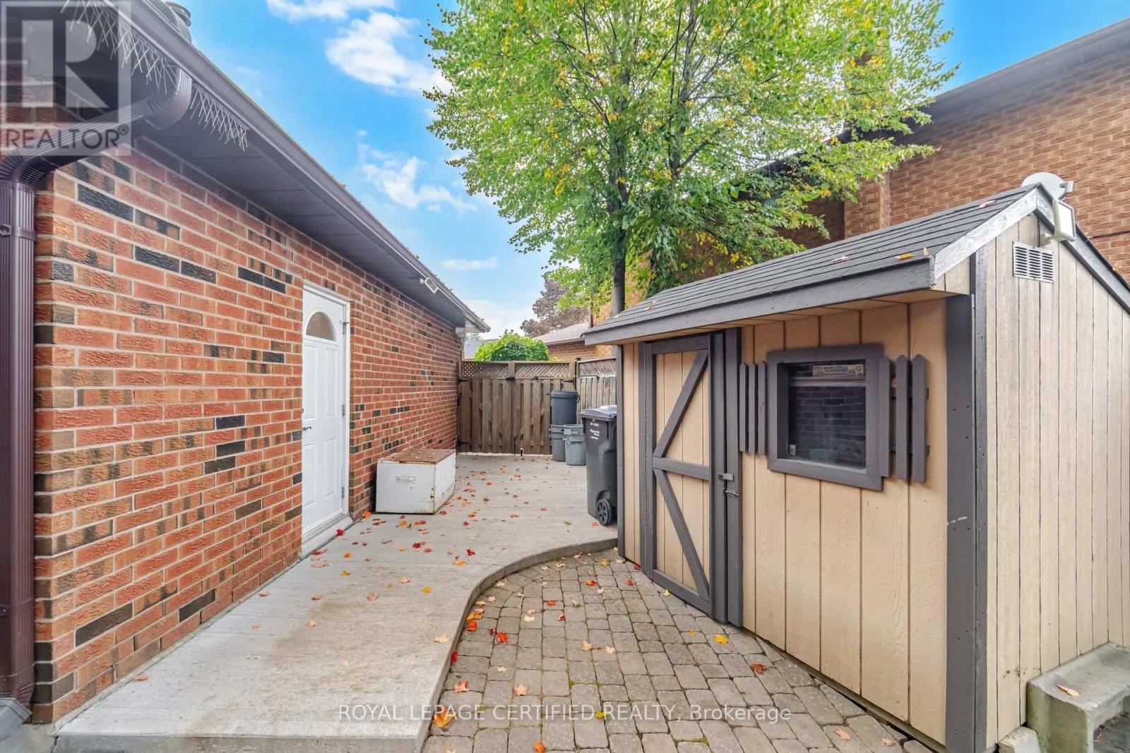 8 Wishart Place, Brampton, Ontario  L6Z 3H5 - Photo 39 - W13850418