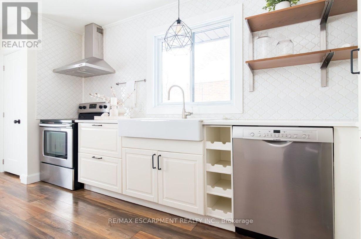 Upper - 374 East 16th Street, Hamilton, Ontario  L9A 4K3 - Photo 8 - X13850080