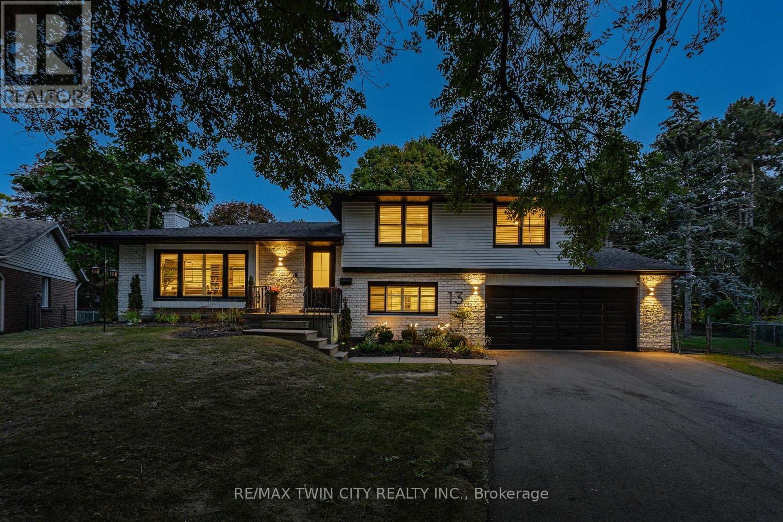 13 SOUTHWICK PLACE, Waterloo, Ontario