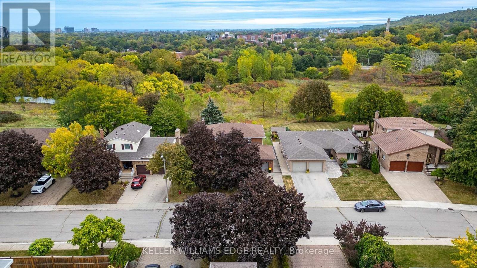 54 Monte Drive, Hamilton, Ontario  L8G 4M5 - Photo 2 - X13850344