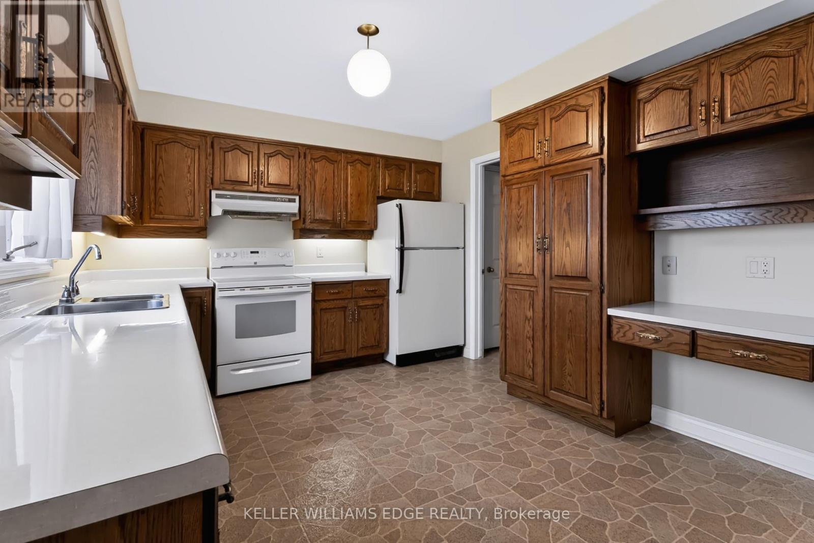 54 Monte Drive, Hamilton, Ontario  L8G 4M5 - Photo 9 - X13850344