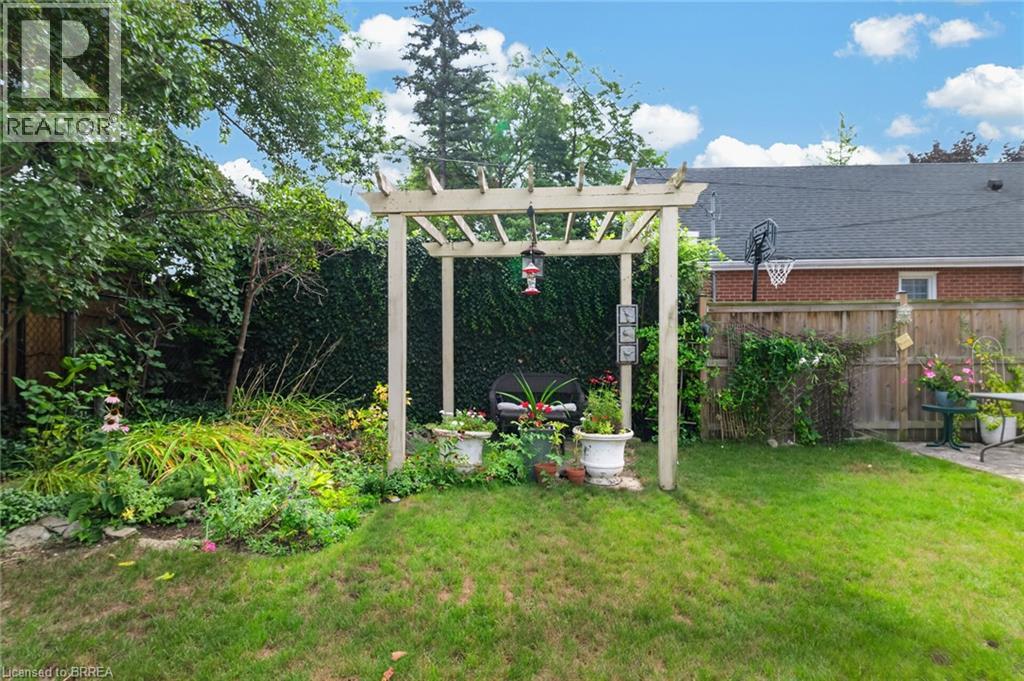 17 Lincoln Avenue, Brantford, Ontario  N3T 4S5 - Photo 8 - 40866208