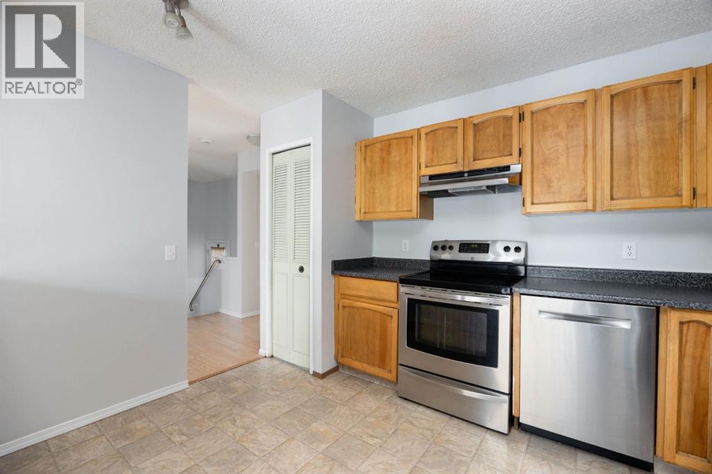 122 Bird Crescent