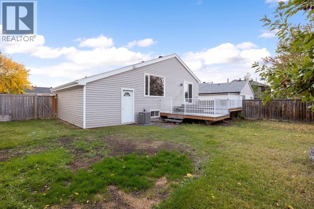 122 Bird Crescent