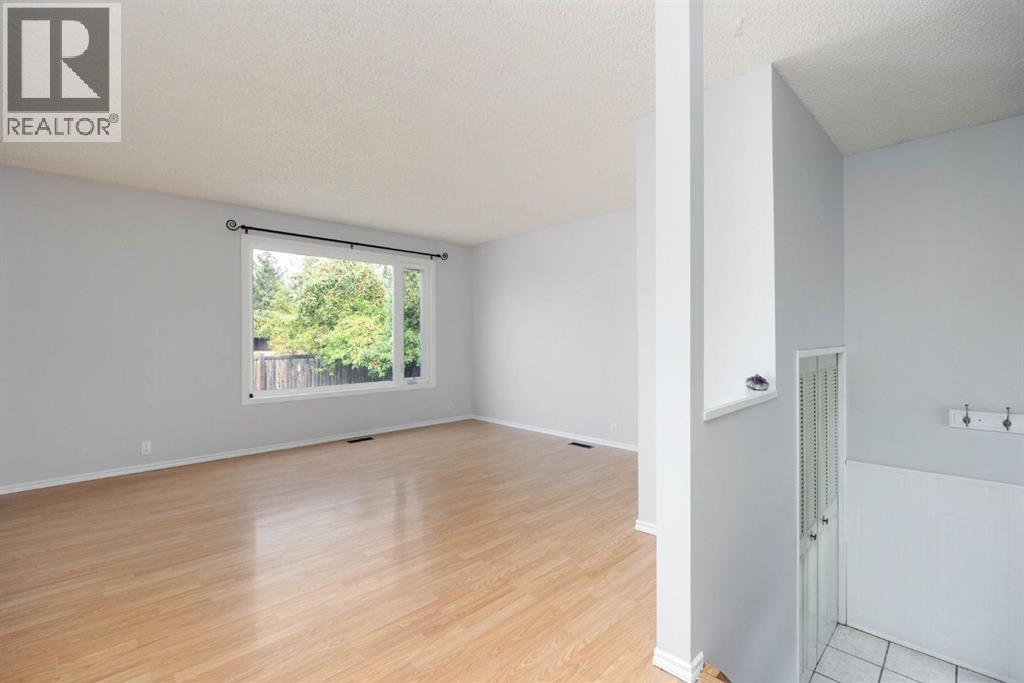 122 Bird Crescent