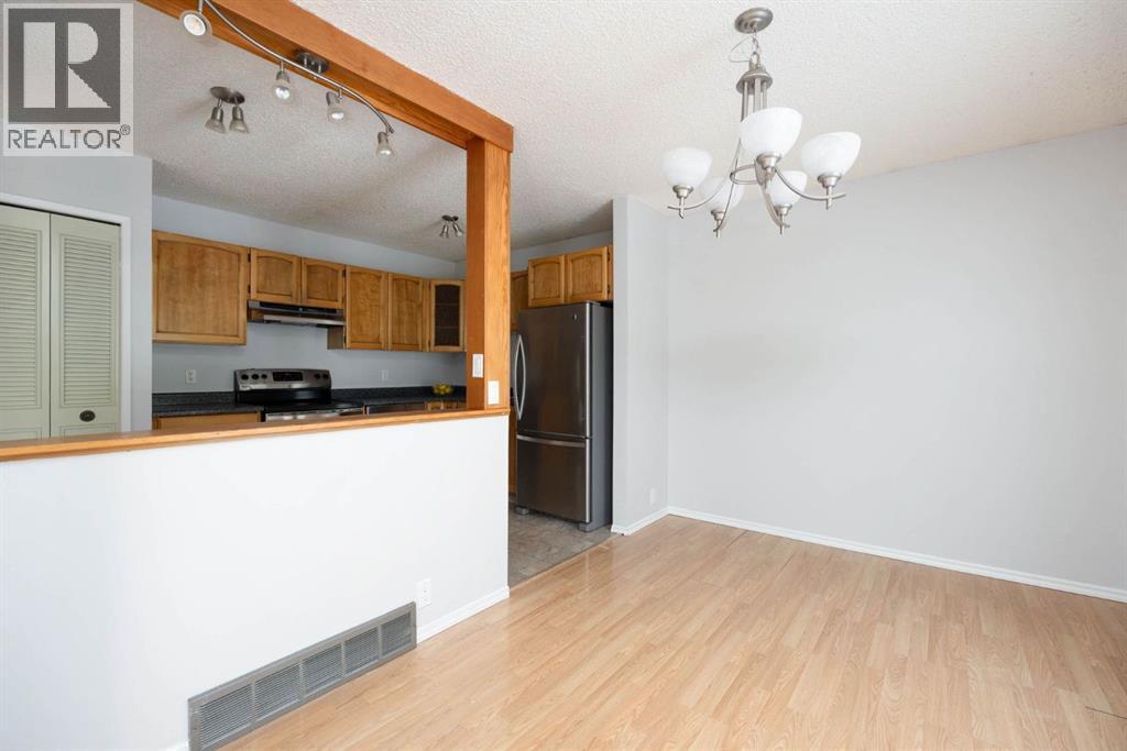 122 Bird Crescent