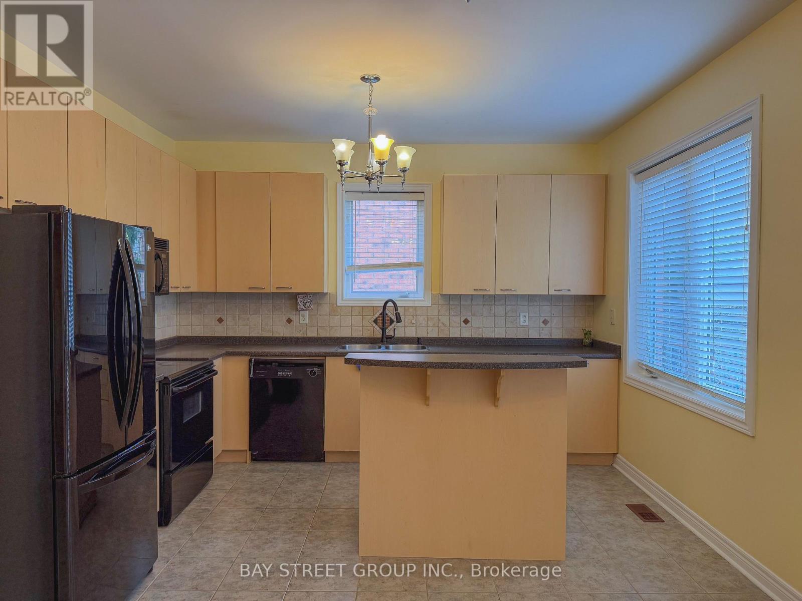 30 Emery Hill Boulevard, Markham, Ontario  L6C 2W7 - Photo 4 - N13848920