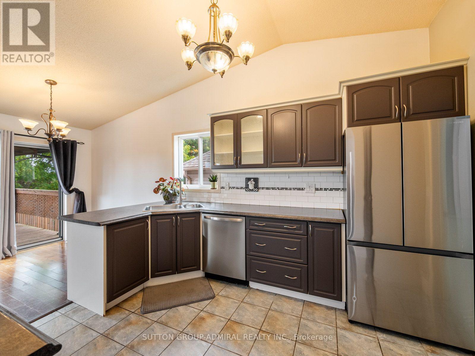 28 Harwood Drive, Barrie, Ontario  L4N 7B9 - Photo 13 - S13847916