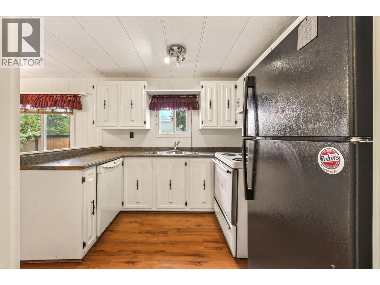 197 Dauphin Avenue Unit# 207, Penticton, British Columbia  V2A 3S3 - Photo 2 - 10401050
