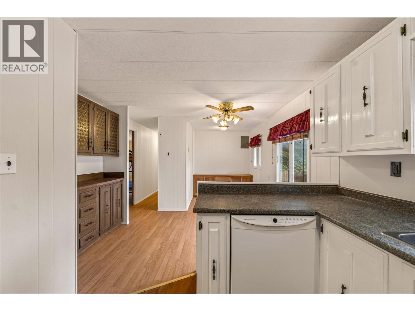 197 Dauphin Avenue Unit# 207, Penticton, British Columbia  V2A 3S3 - Photo 4 - 10401050