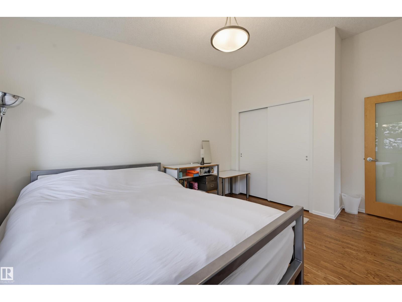3 RIVERSIDE CR NW