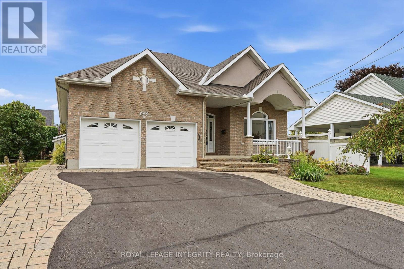 888 HIAWATHA PARK ROAD, Ottawa, Ontario