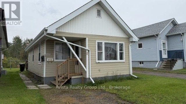 1202 GORE STREET W, Thunder Bay, Ontario