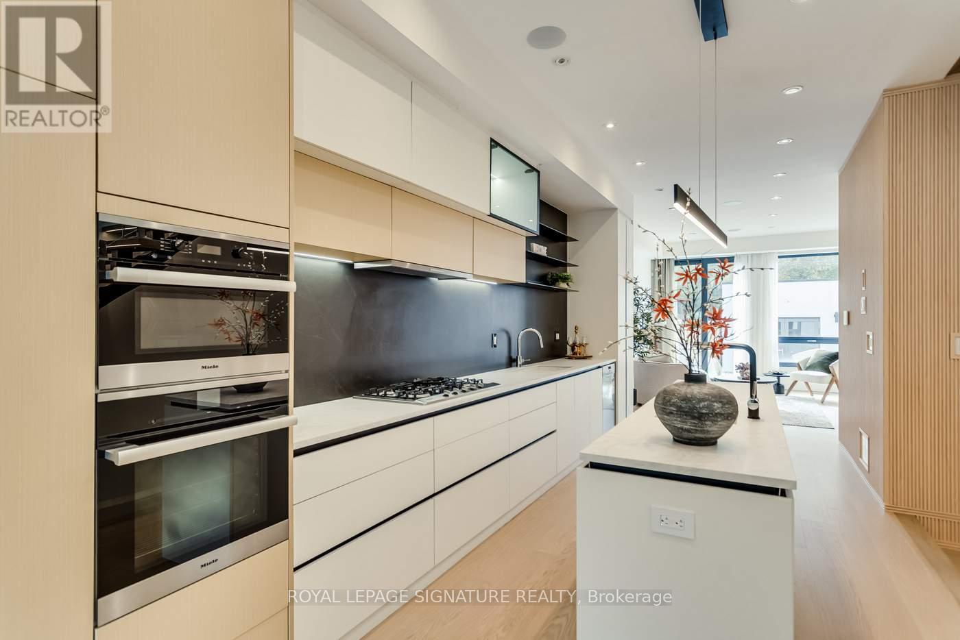 511 Woburn Avenue, Toronto, Ontario  M5M 1L8 - Photo 9 - C13850562