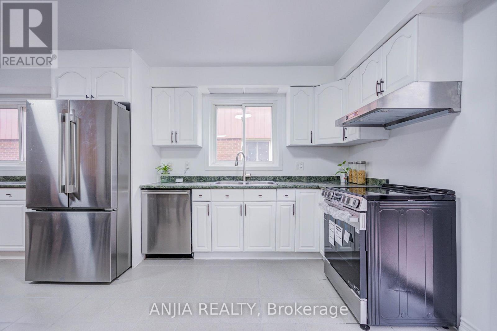 3 Mossbrook Crescent, Toronto, Ontario  M1W 2W8 - Photo 16 - E13850566