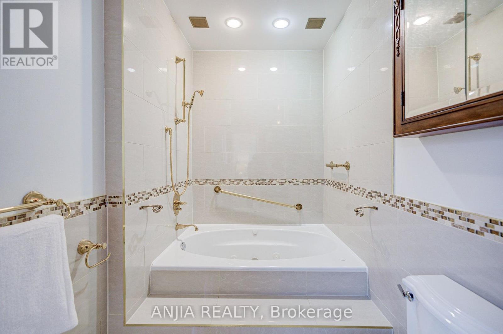 3 Mossbrook Crescent, Toronto, Ontario  M1W 2W8 - Photo 28 - E13850566