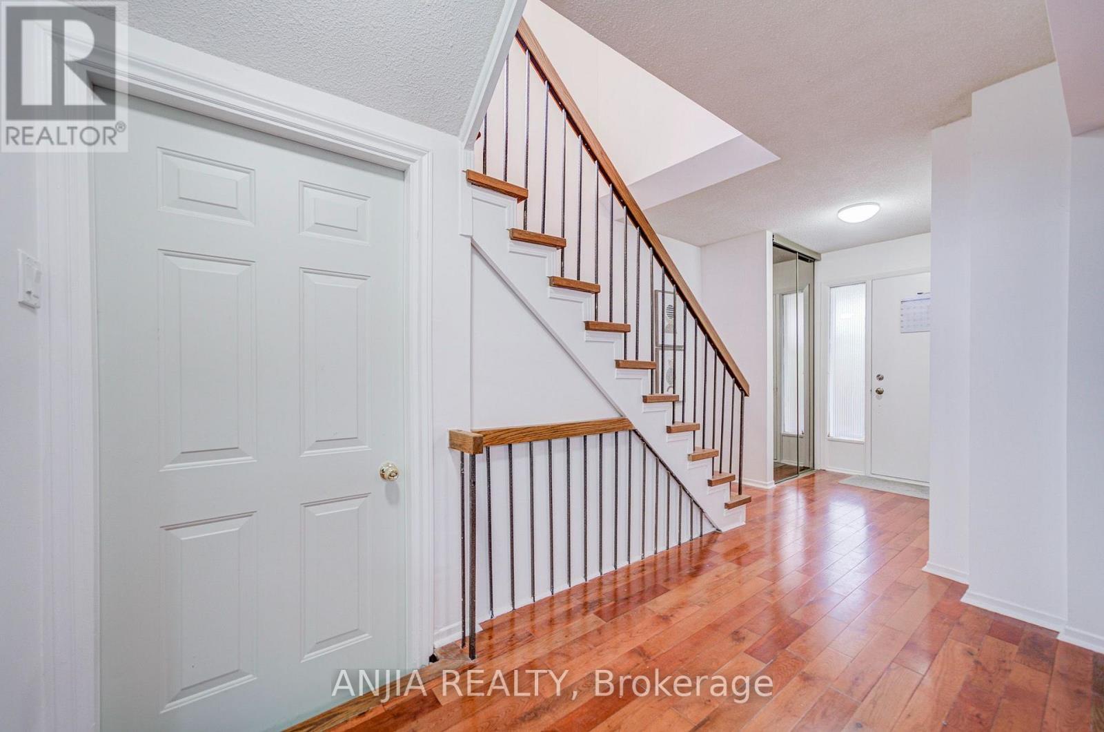 3 Mossbrook Crescent, Toronto, Ontario  M1W 2W8 - Photo 5 - E13850566
