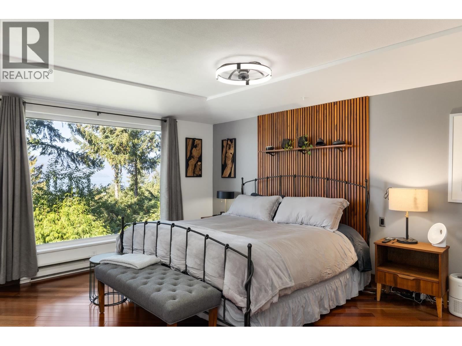 350 BAYVIEW PLACE