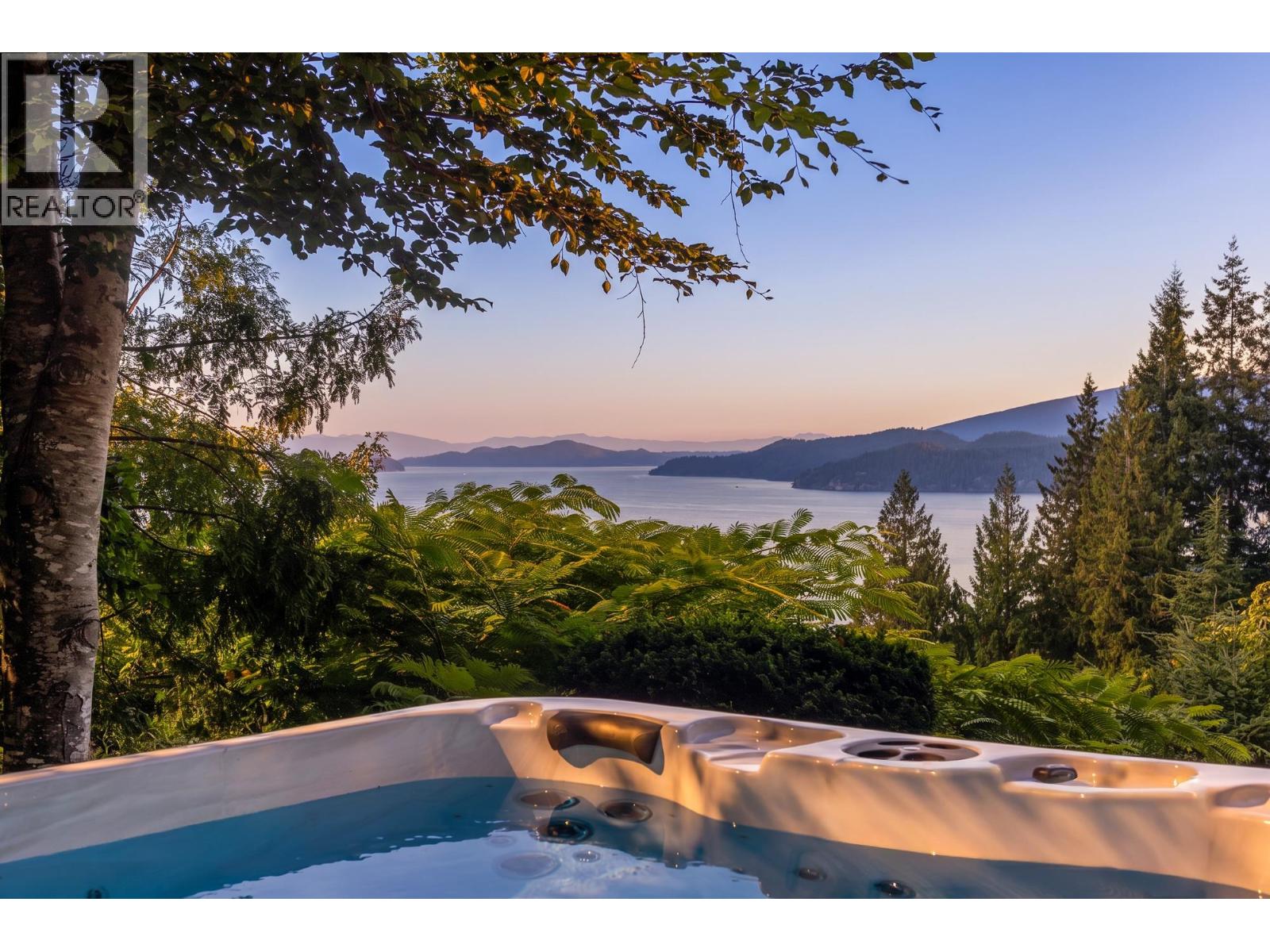 350 BAYVIEW PLACE