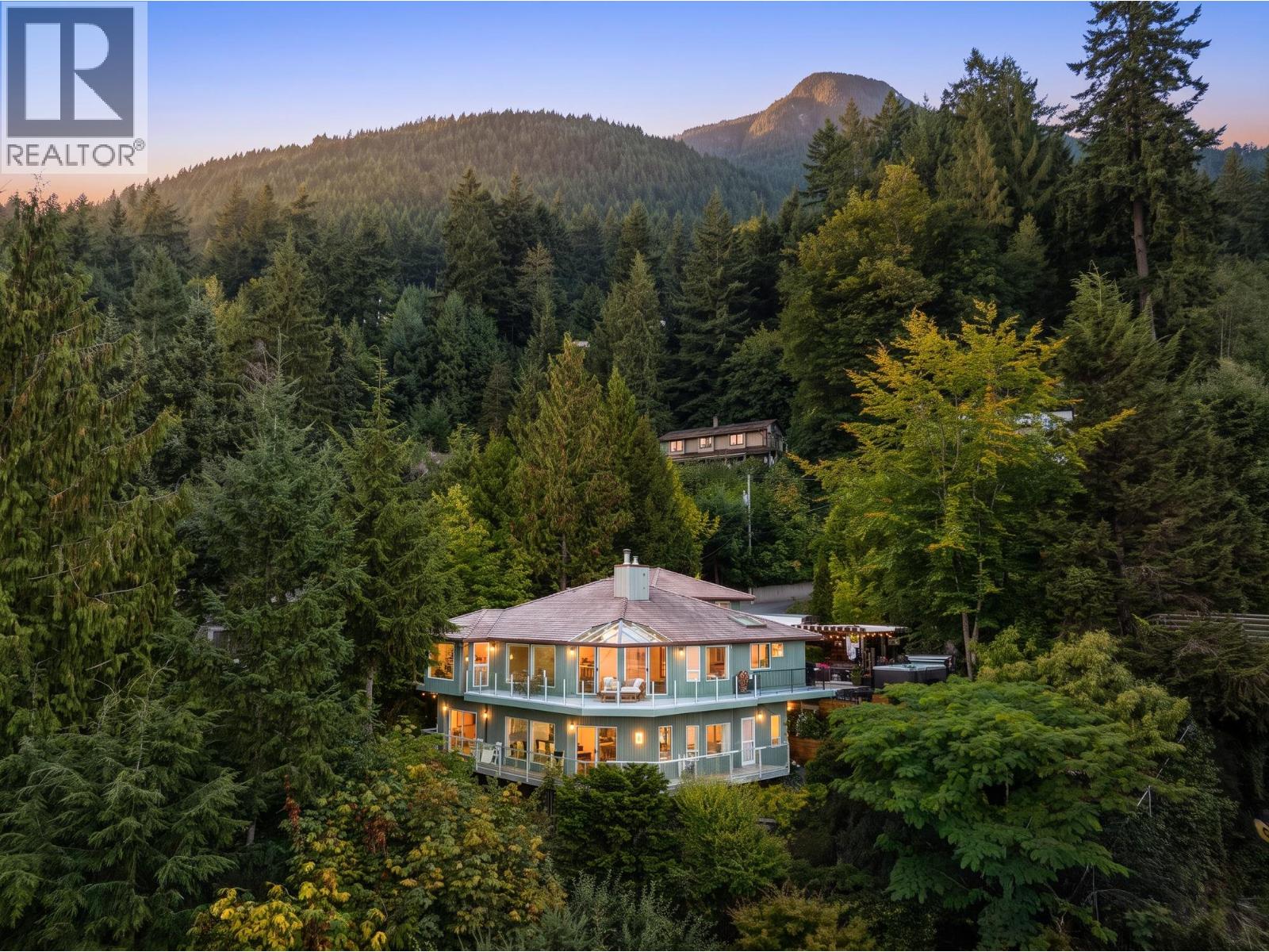 350 BAYVIEW PLACE