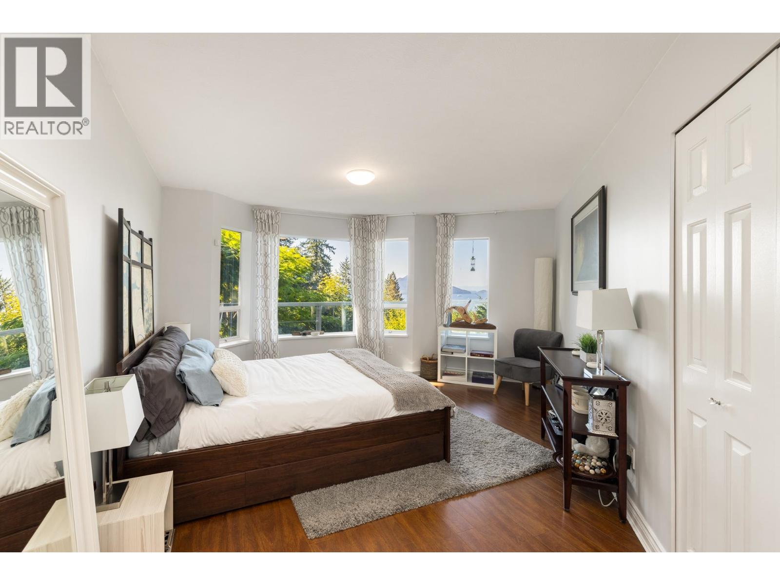 350 BAYVIEW PLACE