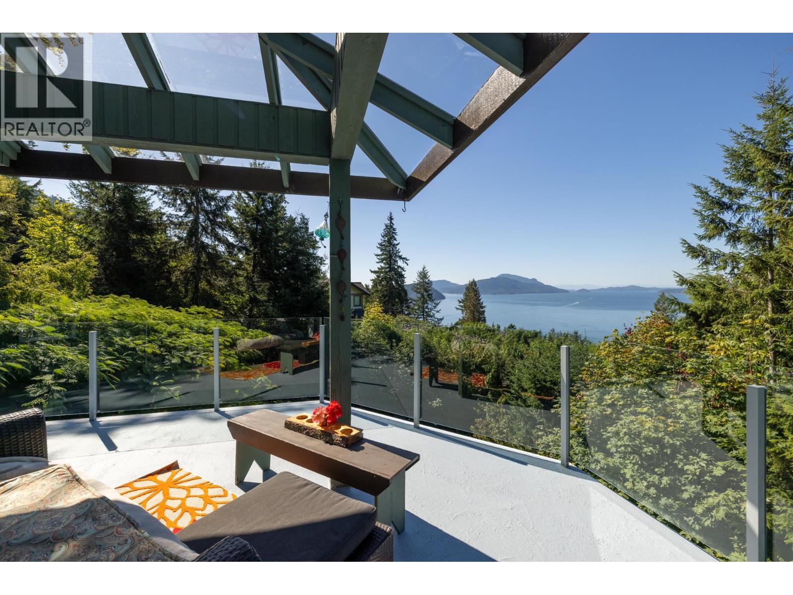350 BAYVIEW PLACE