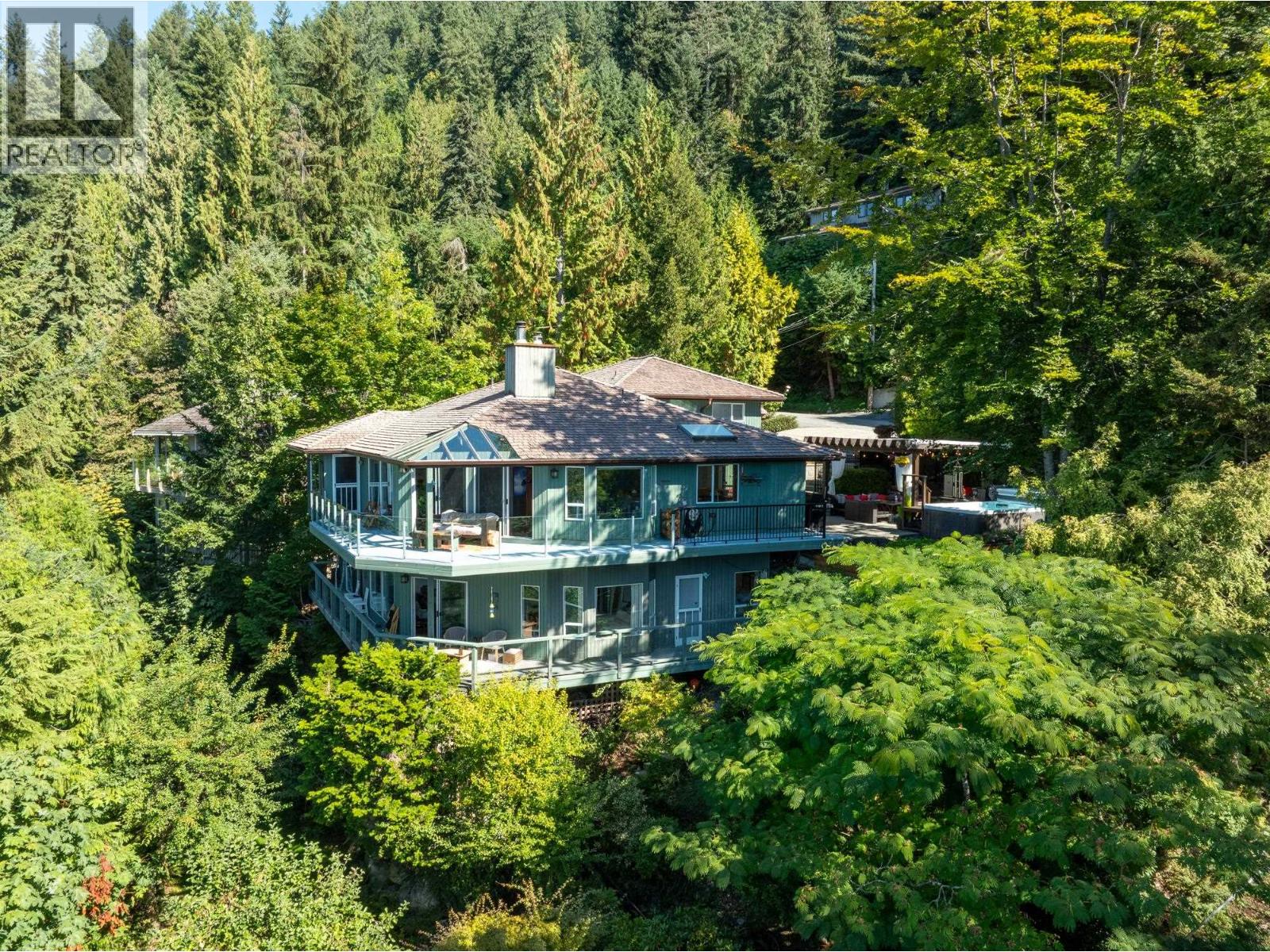 350 BAYVIEW PLACE