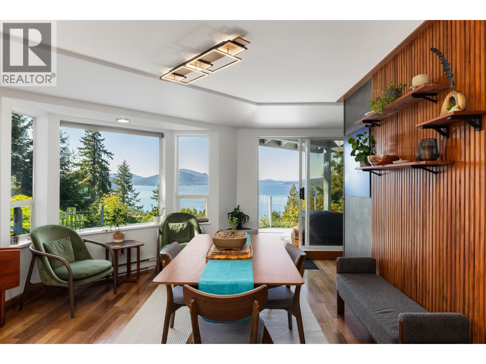 350 BAYVIEW PLACE