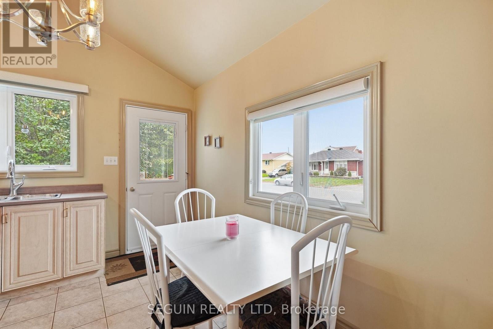 662 Rejane Crescent, Hawkesbury, Ontario  K6A 2K6 - Photo 8 - X13850442
