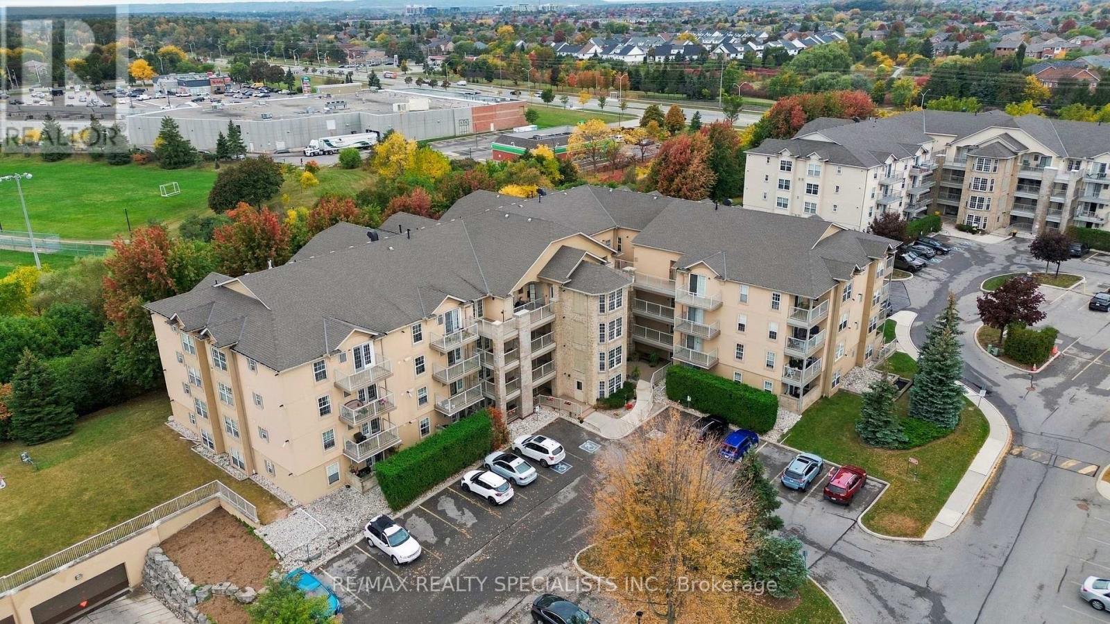 402 - 1470 Bishops Gate, Oakville, Ontario  L6M 4N2 - Photo 1 - W13850432