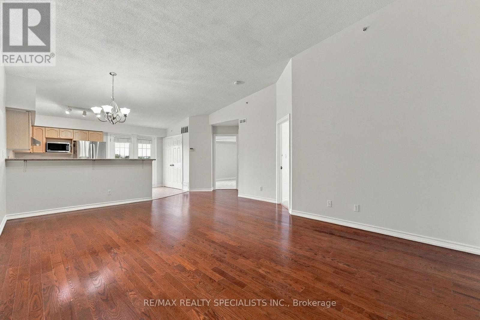 402 - 1470 Bishops Gate, Oakville, Ontario  L6M 4N2 - Photo 12 - W13850432