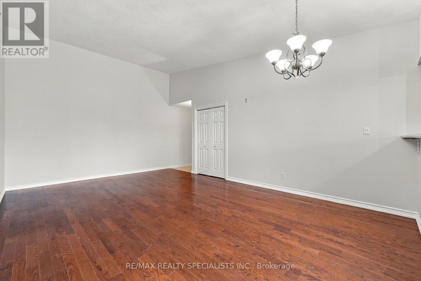 402 - 1470 Bishops Gate, Oakville, Ontario  L6M 4N2 - Photo 14 - W13850432