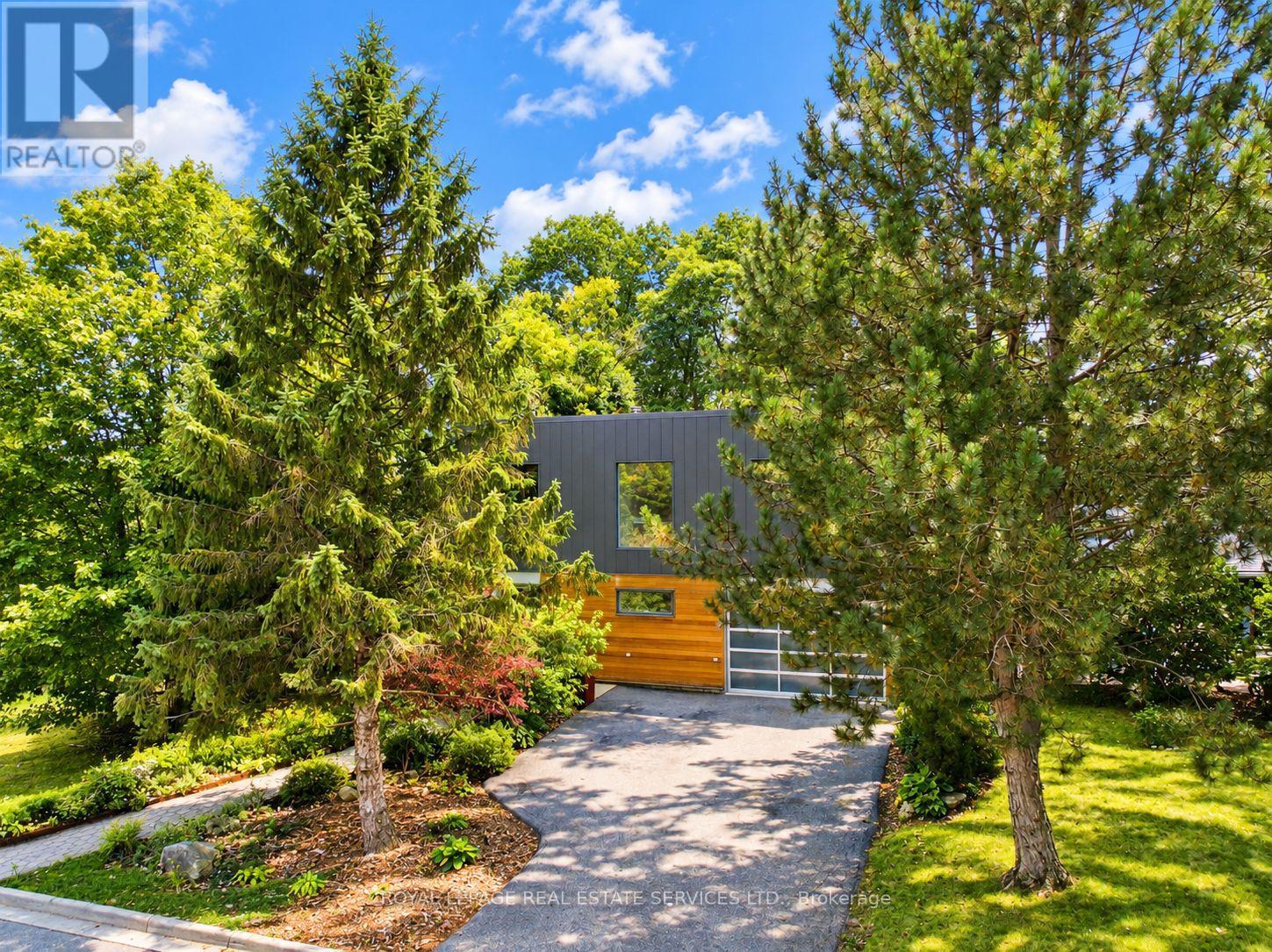 1318 Odessa Crescent, Oakville, Ontario  L6H 1R8 - Photo 4 - W13850434