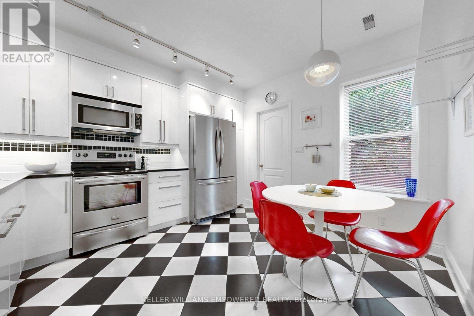 274 Wallace Avenue, Toronto, Ontario  M6P 3M9 - Photo 10 - W13850496