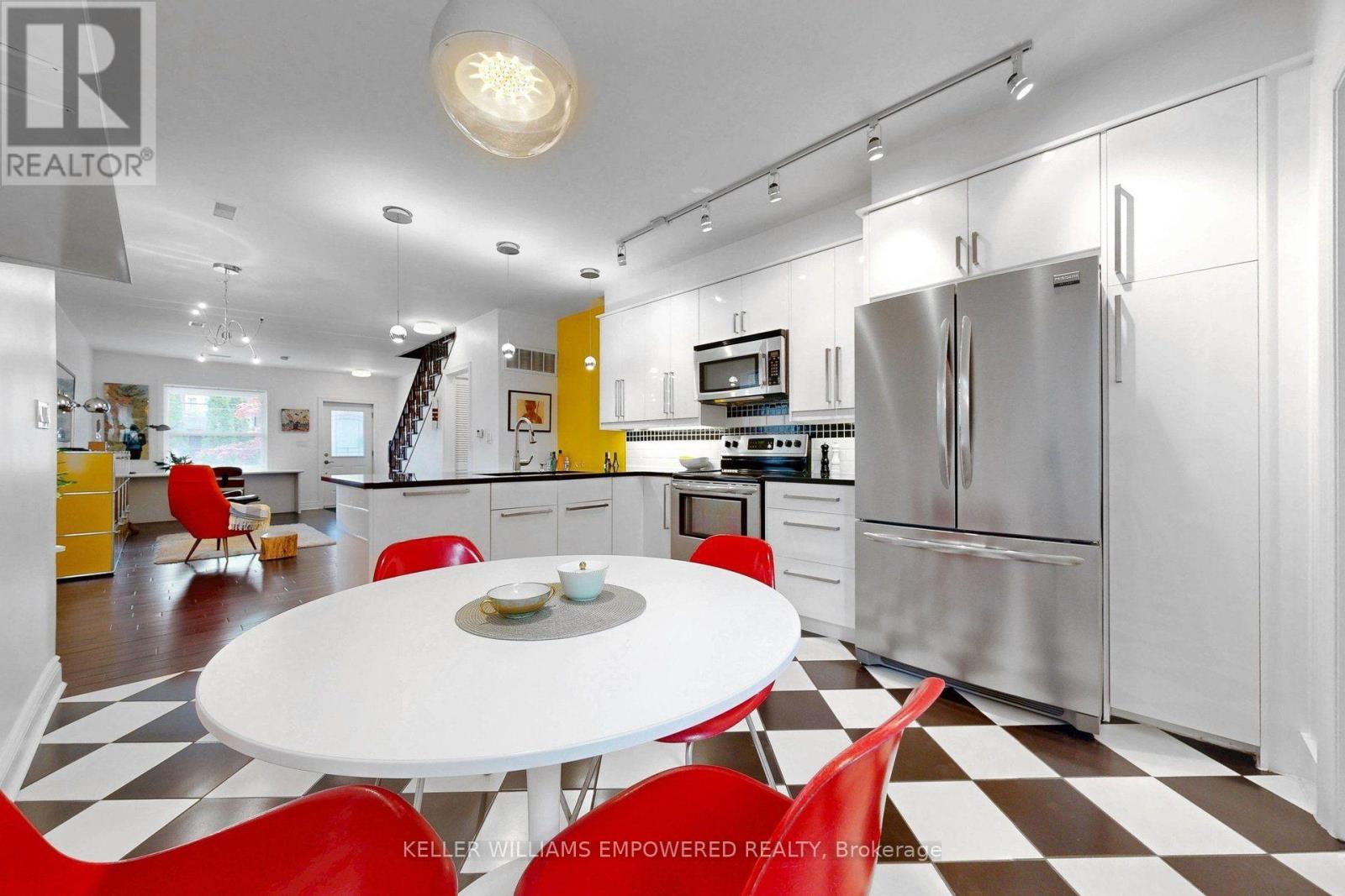 274 Wallace Avenue, Toronto, Ontario  M6P 3M9 - Photo 12 - W13850496
