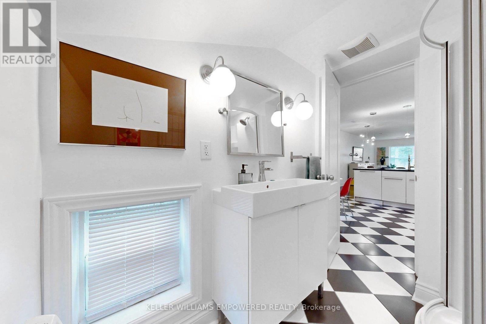 274 Wallace Avenue, Toronto, Ontario  M6P 3M9 - Photo 14 - W13850496