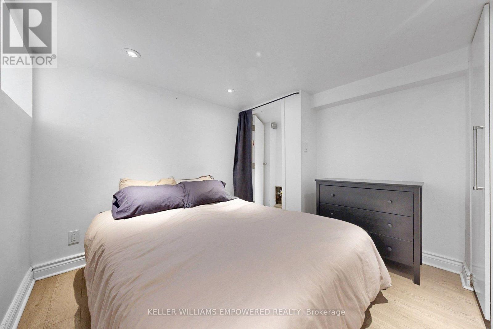 274 Wallace Avenue, Toronto, Ontario  M6P 3M9 - Photo 31 - W13850496