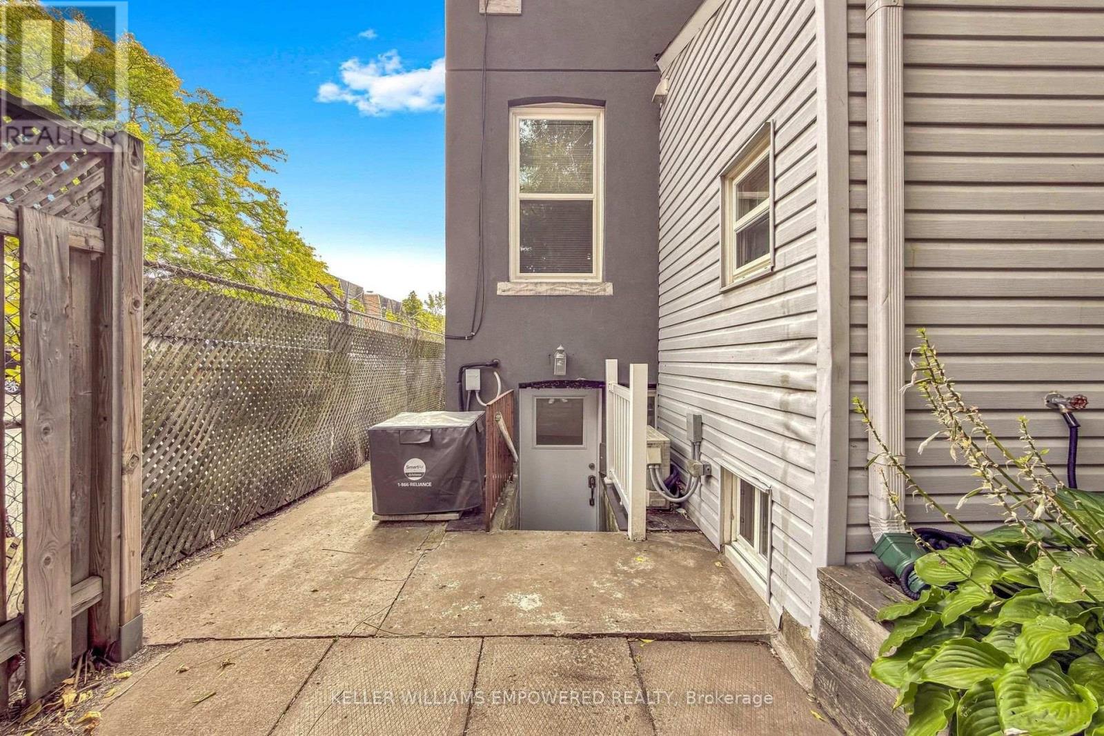 274 Wallace Avenue, Toronto, Ontario  M6P 3M9 - Photo 40 - W13850496