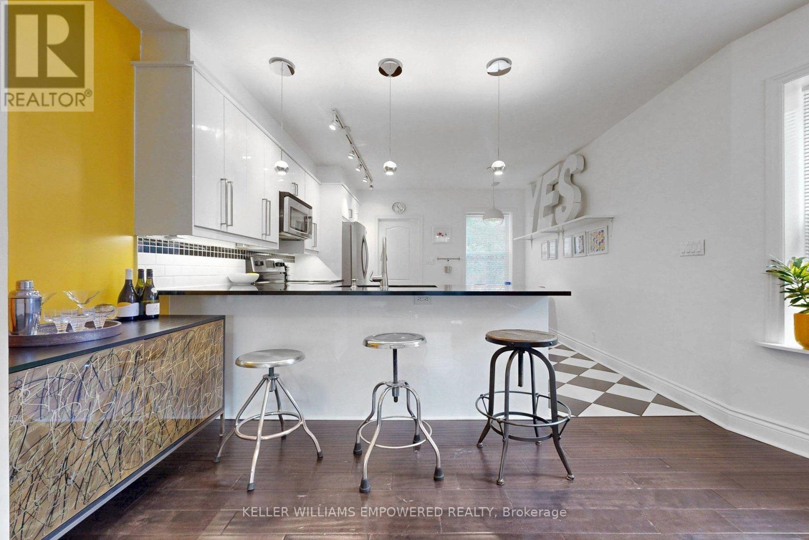 274 Wallace Avenue, Toronto, Ontario  M6P 3M9 - Photo 7 - W13850496