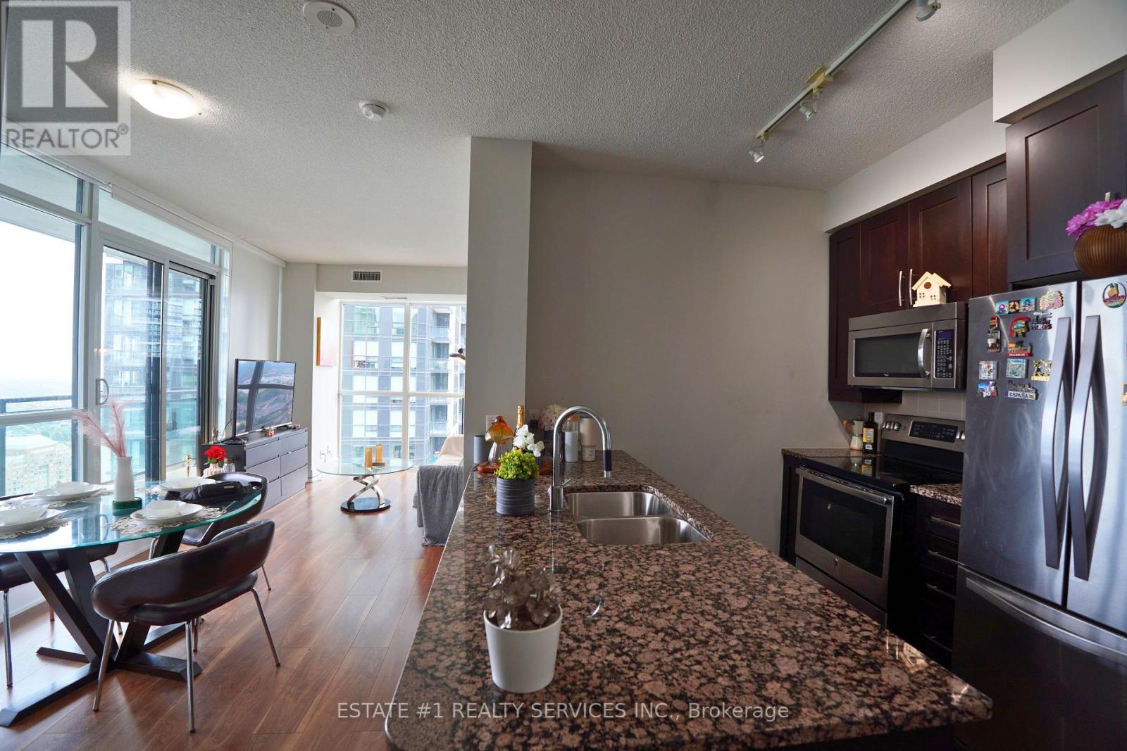 Lph2 - 4065 Brickstone Mews, Mississauga, Ontario  L5B 0G3 - Photo 2 - W13850510