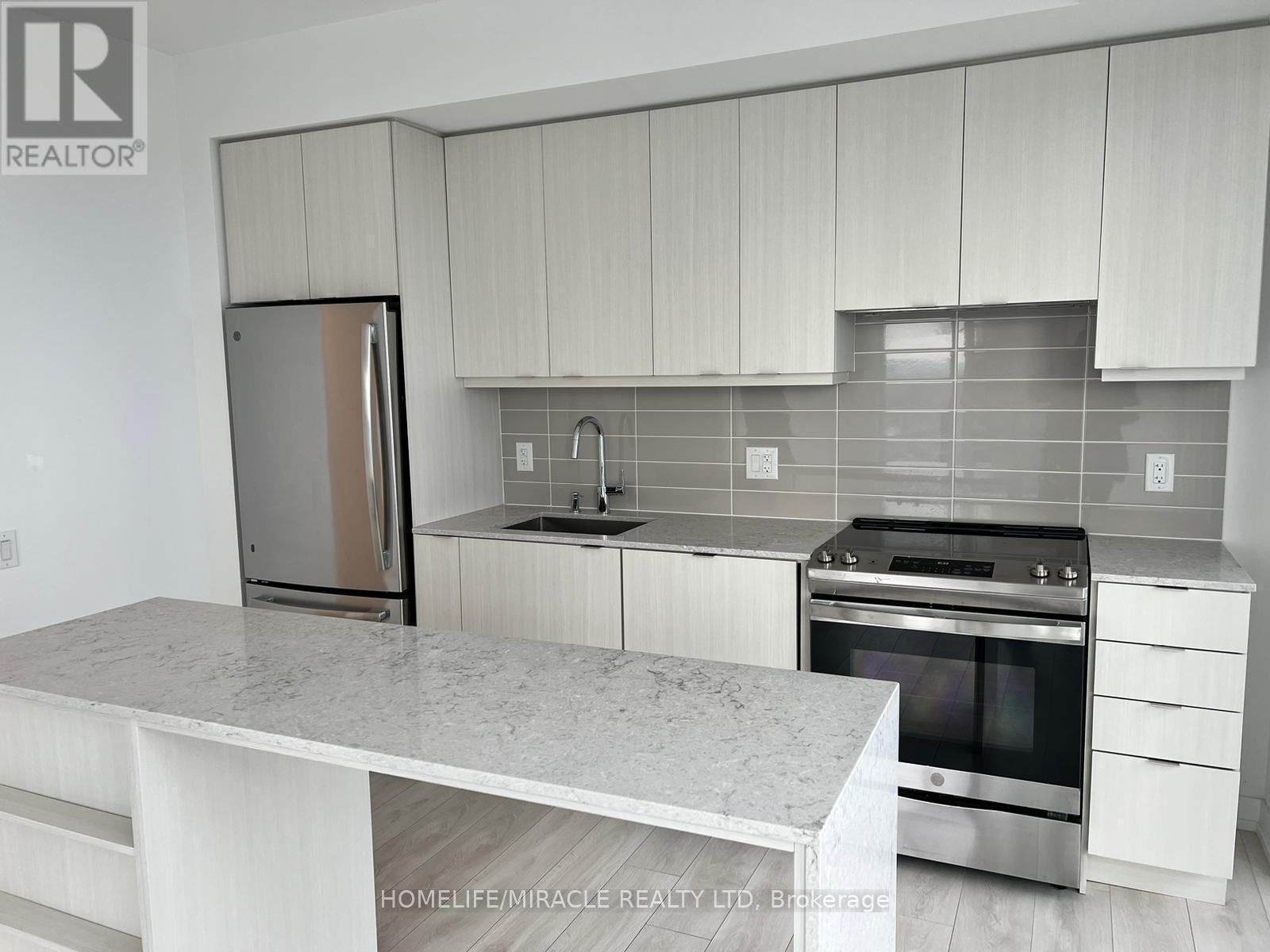 3410 - 4065 Confederation Parkway, Mississauga, Ontario  L5B 0L4 - Photo 3 - W13850524