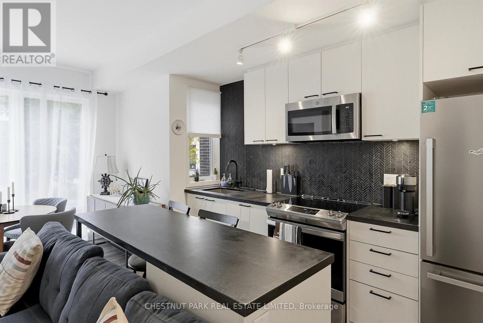 Th12 - 20 Ed Clark Gardens, Toronto, Ontario  M6N 0B5 - Photo 16 - W13850544